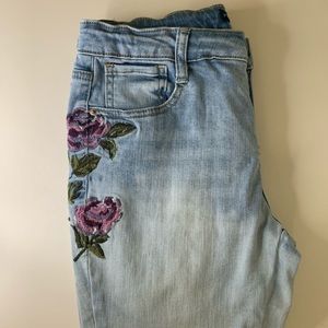 🦋BRAND NEW Girls floral patterned jeans